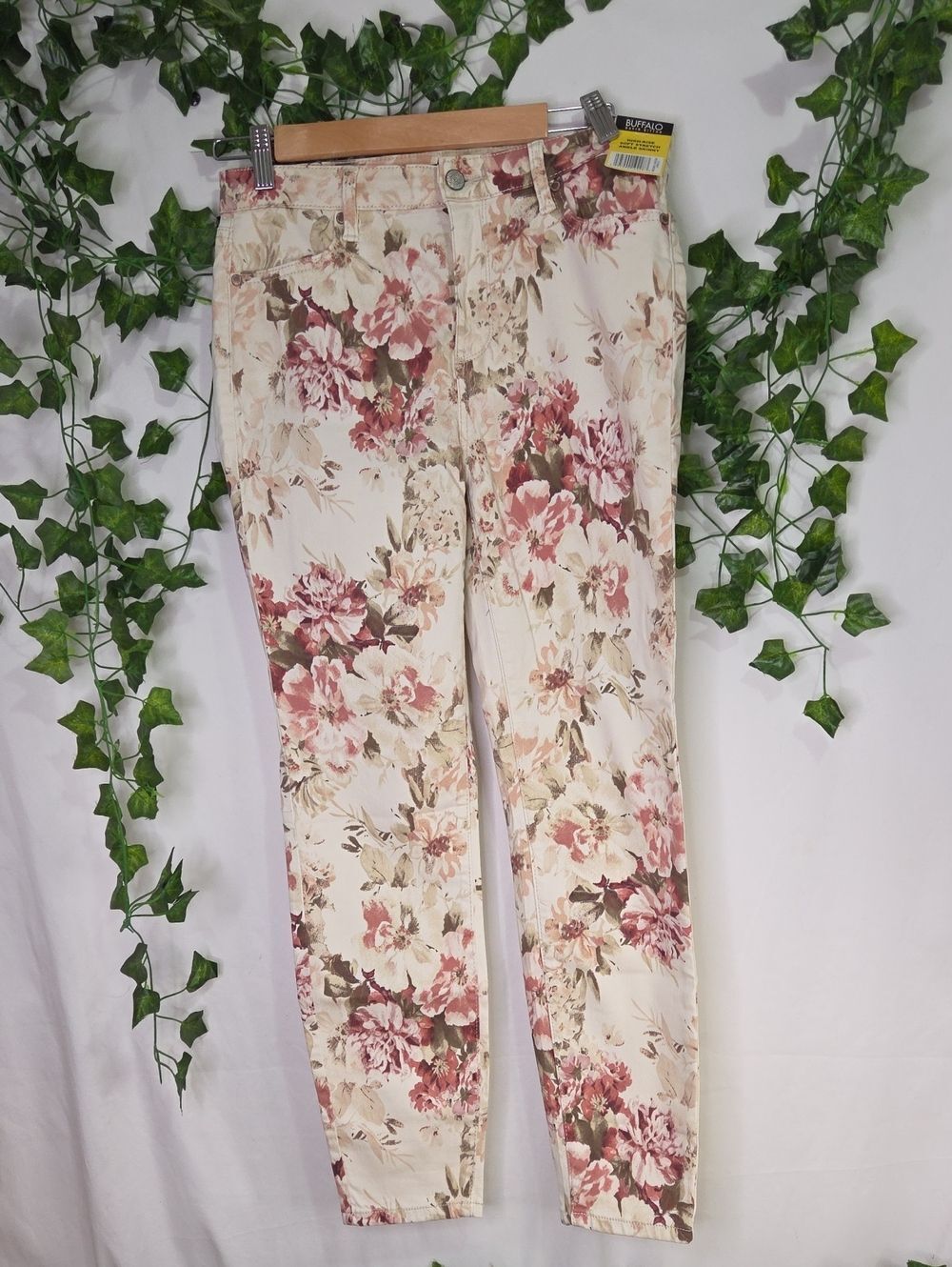 Buffalo David Bitton Floral Skinny Jeans. Size 6/28. NWT